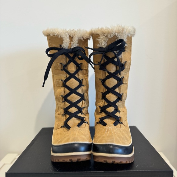 Sorel Women's Tivoli High II, Fur, Lace-Up Boots - Picture 4 of 13